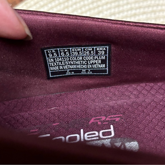 Skechers Sparkle - Plum size 9.5 strap across foot is snug Better fit 9 - Picture 4 of 4